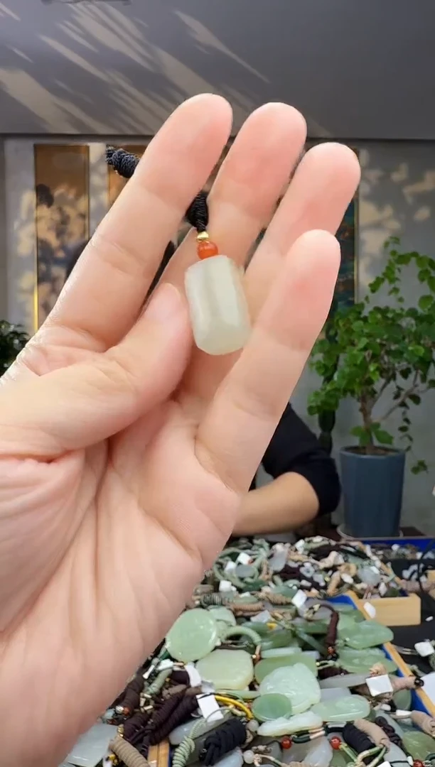 未镶嵌和田玉挂件拍一发一