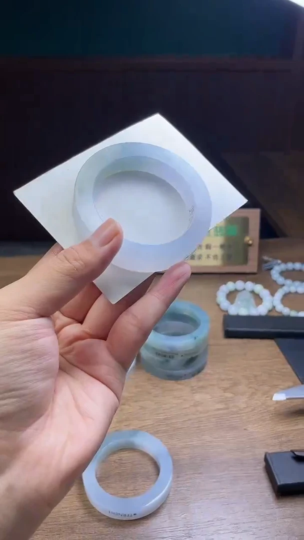 未镶嵌手镯定制翡翠守*定制