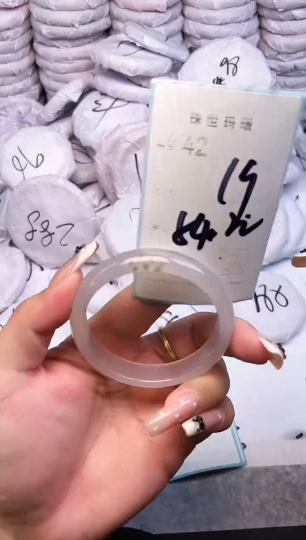 手镯玛瑙/玉髓未镶嵌42