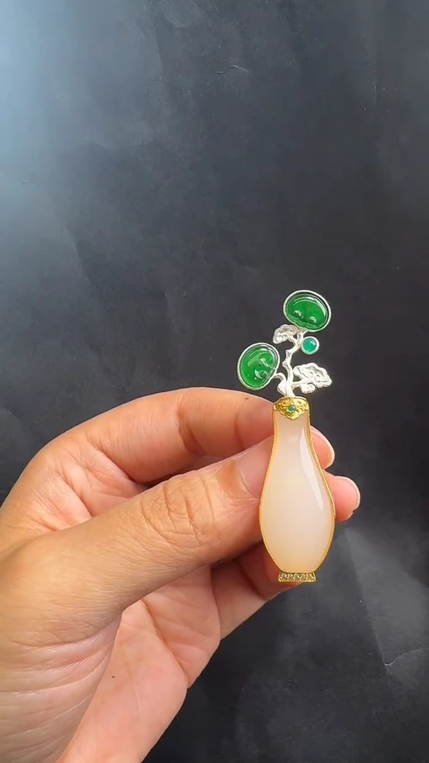 和田玉银S925镶嵌颈饰吊坠