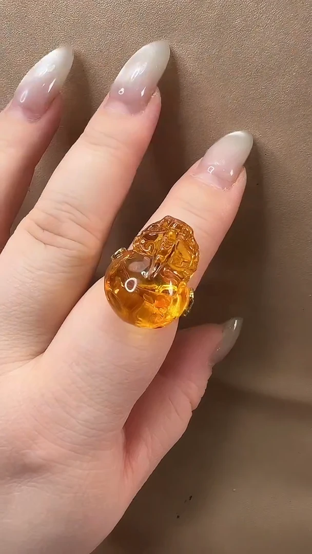 琥珀颈饰未镶嵌戒指