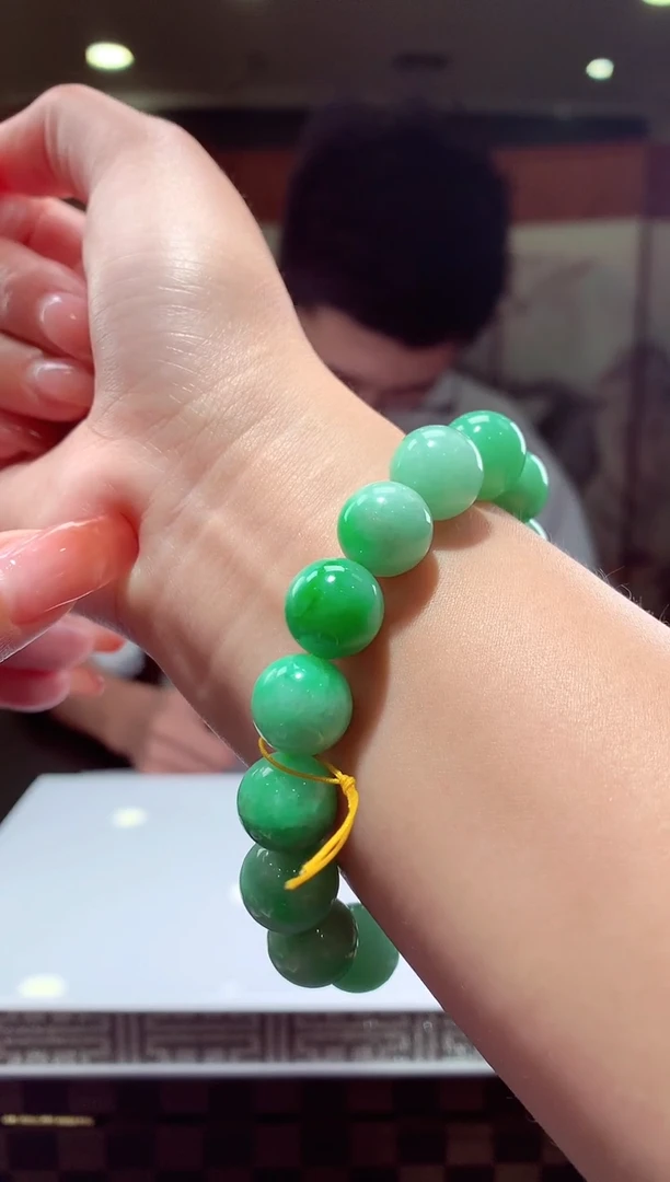 颈饰未镶嵌翡翠天然翡翠（拍一发一）