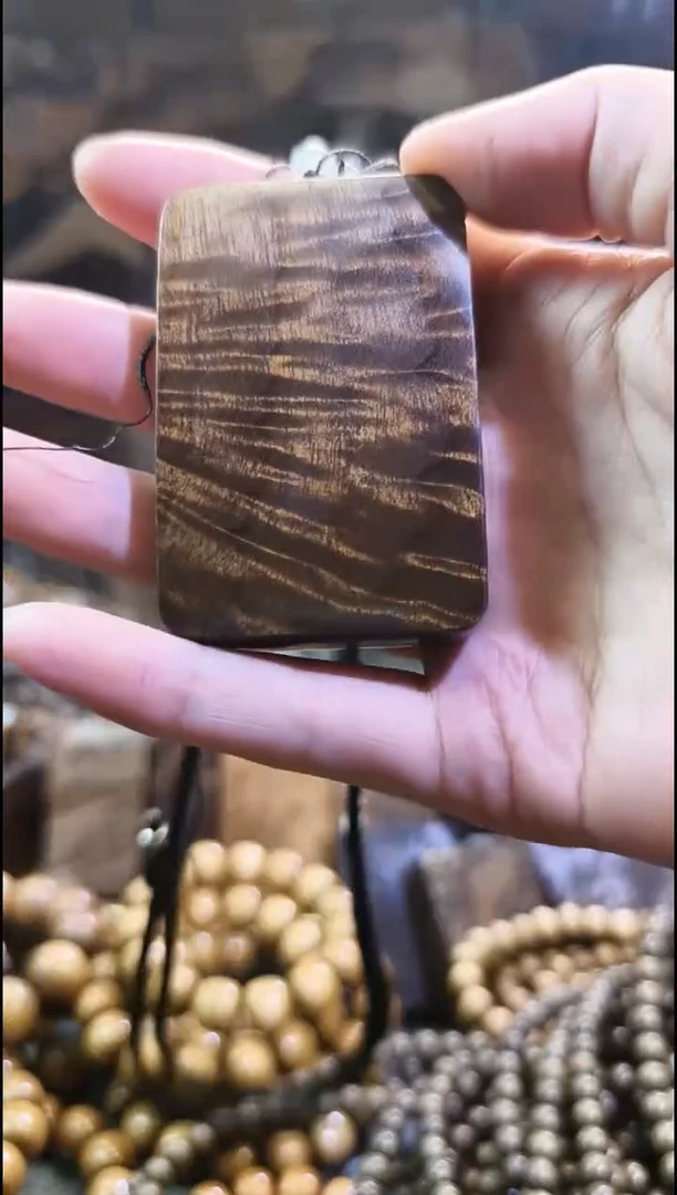 金丝 楠无事牌手把件