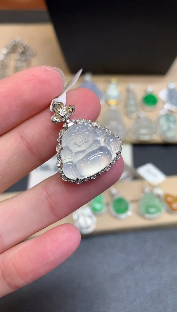 【闪购商品】翡翠颈饰18K金镶嵌佛公【无服务费】