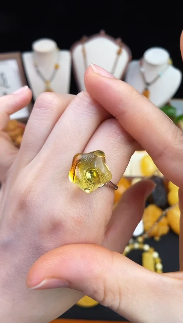 琥珀未镶嵌珠宝奇石柒月