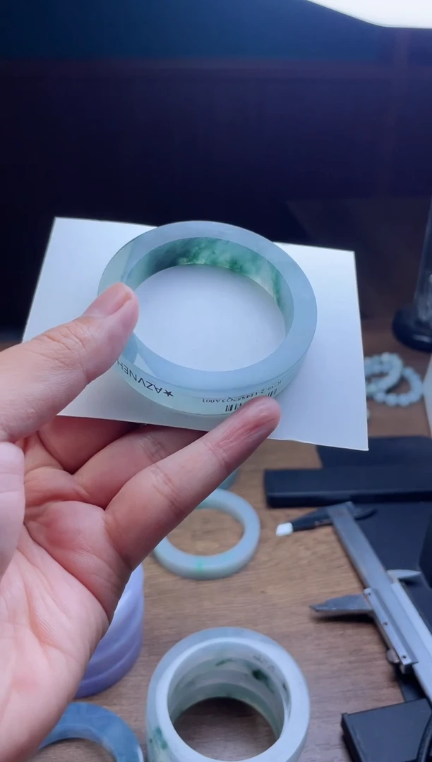 未镶嵌手镯定制翡翠M**?定制