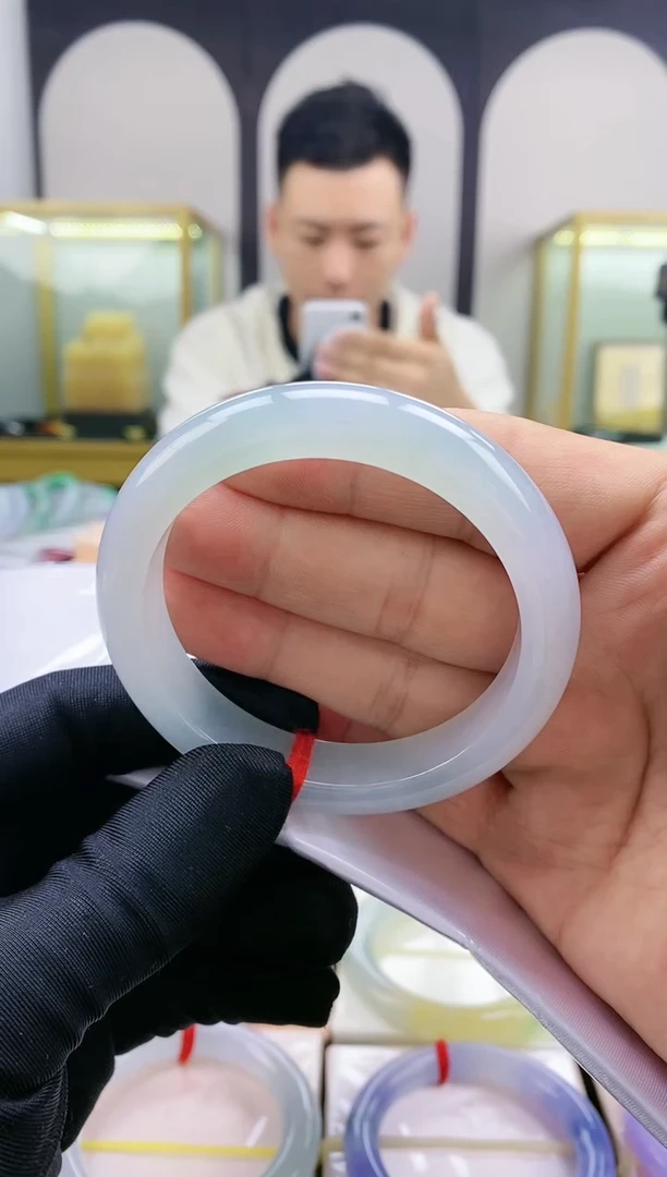 未镶嵌手镯（贵妃镯）翡翠草****?天然翡翠a货手镯