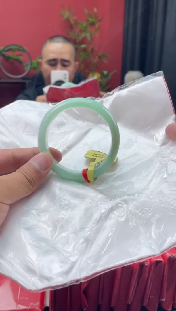 未镶嵌手镯翡翠2