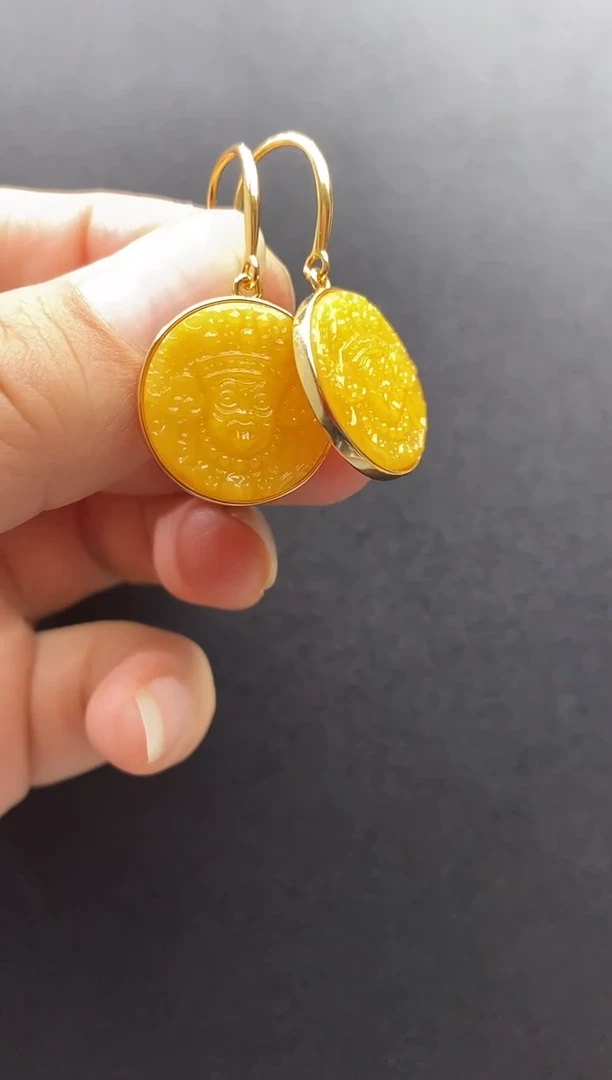 裸石琥珀未镶嵌耳坠