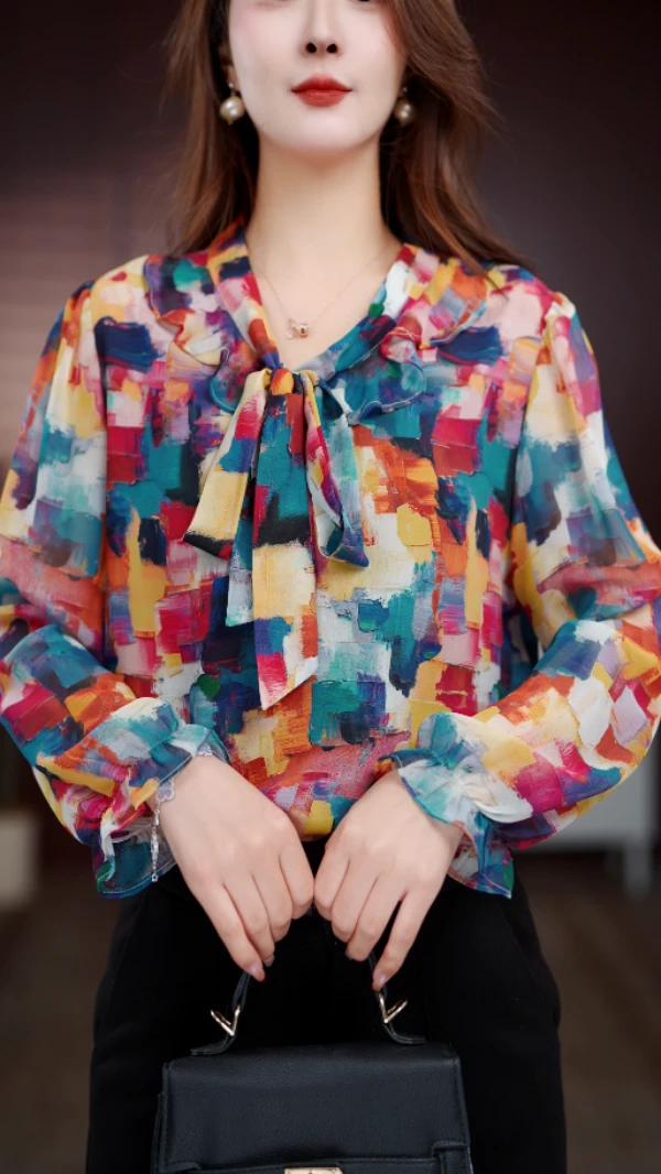 2025新款花前月下气质V领高端小衫套头衬衫时髦长袖上衣打底女