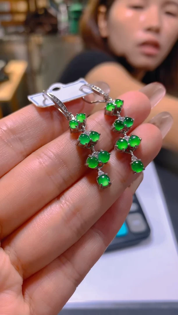 未镶嵌翡翠耳饰多样性发一