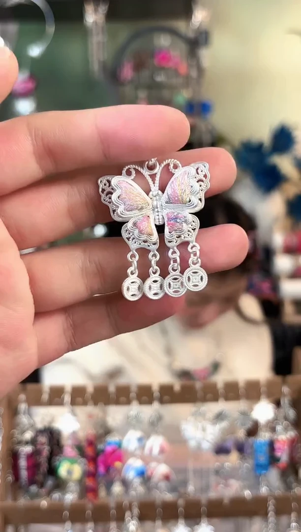 彩云南阁非遗老绣苗银饰品160