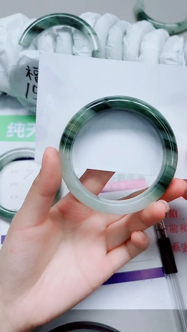 石英质玉手镯未镶嵌032圈口：58.1