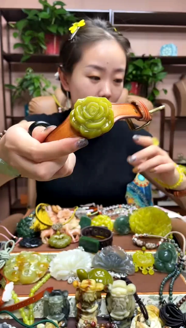未镶嵌岫玉吊坠多样性发货发其中之一