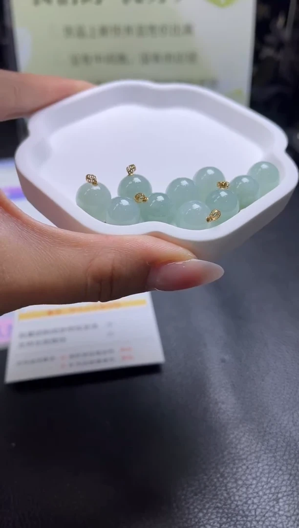 颈饰18K金镶嵌翡翠Z274/多样性发一件/配绳子