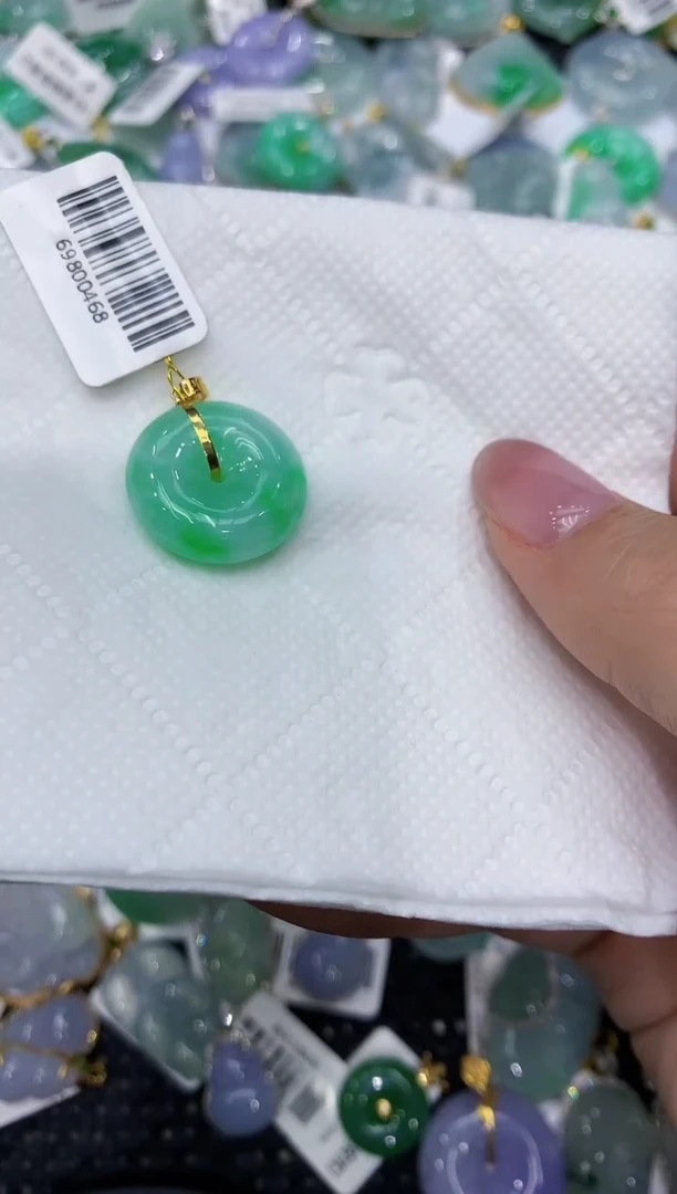 翡翠18K金镶嵌颈饰111111111111