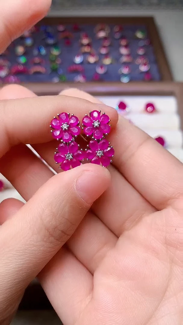 【闪购商品】红宝石耳饰银S925镶嵌000