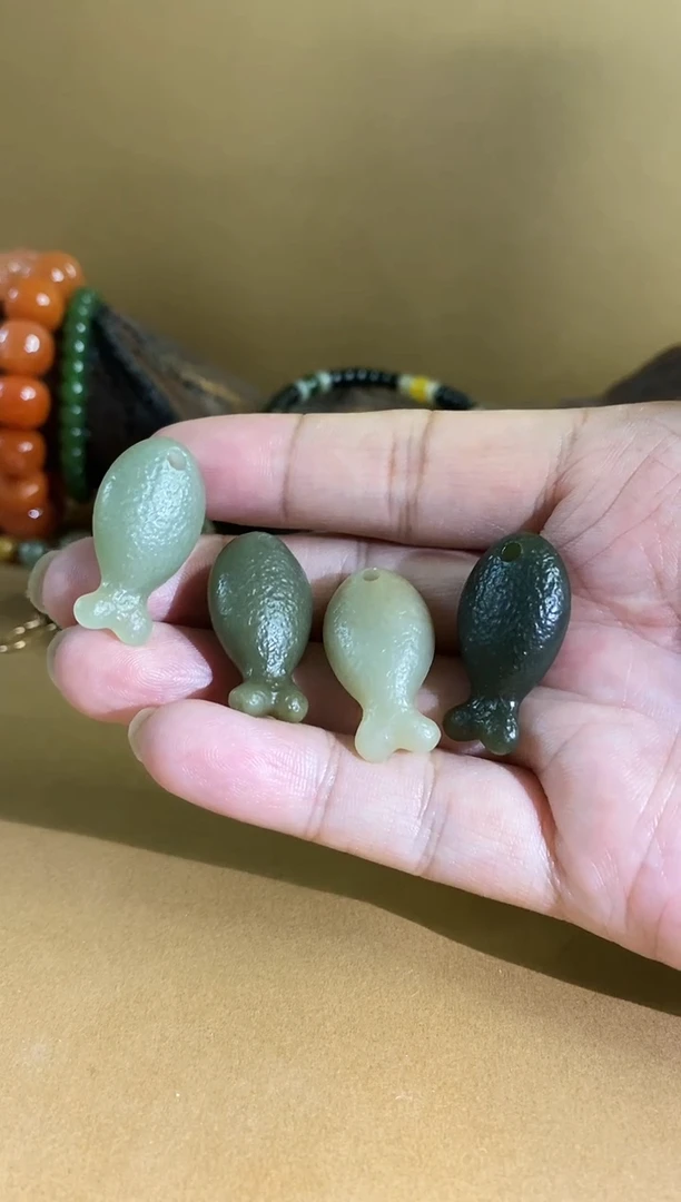 吊坠(不含链)未镶嵌和田玉年年有余吊坠