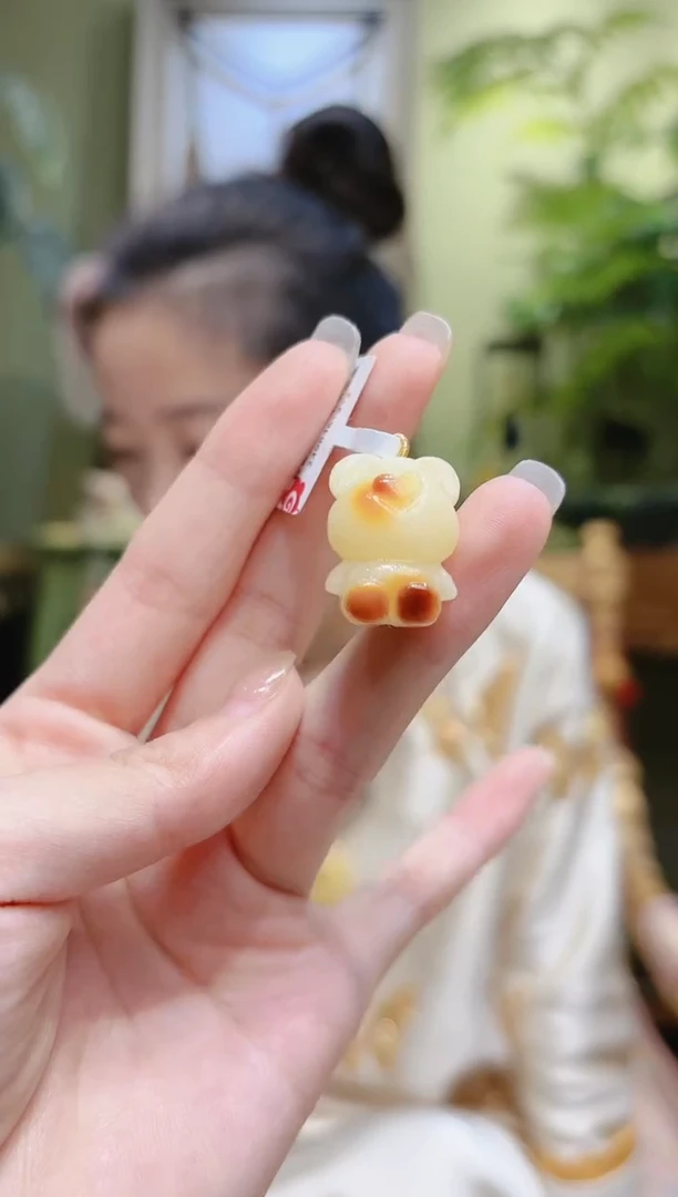 【闪购商品】蜜蜡裸石18K金镶嵌蜜蜡熊挂件4号