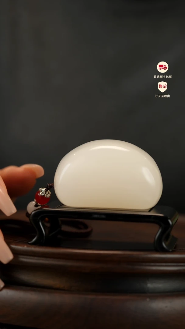 云南石荔枝白雕刻：蒸蒸日上馒头手把件