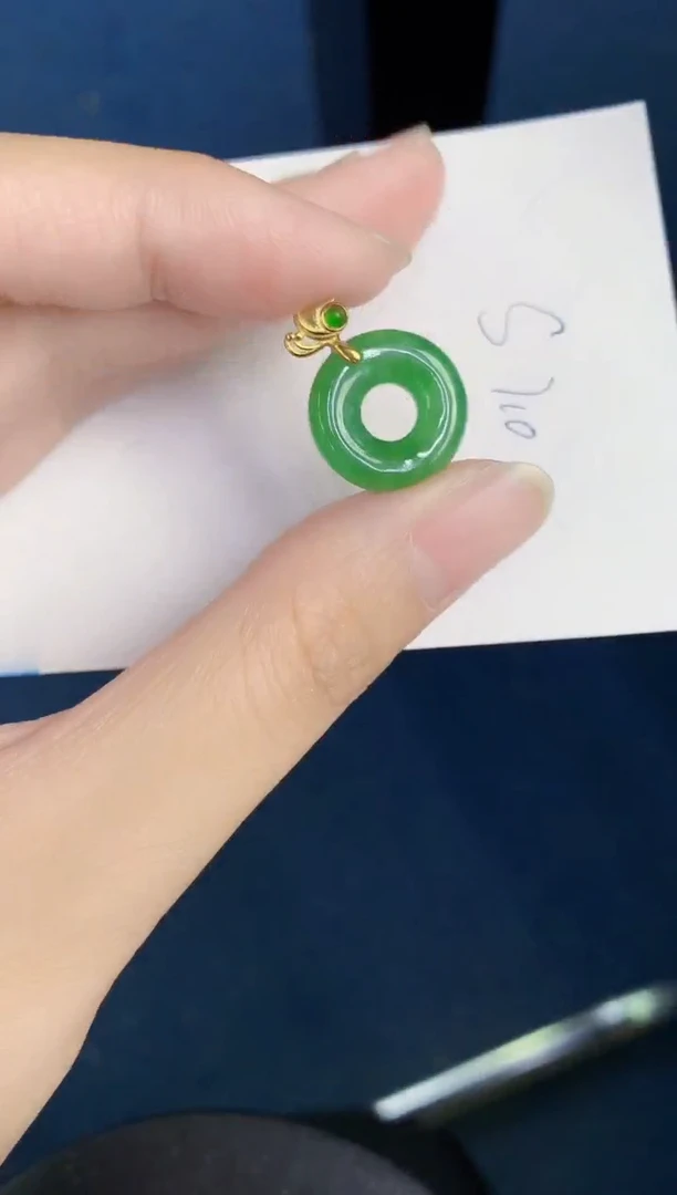 翡翠未镶嵌颈饰天然翡翠緬甸A貨