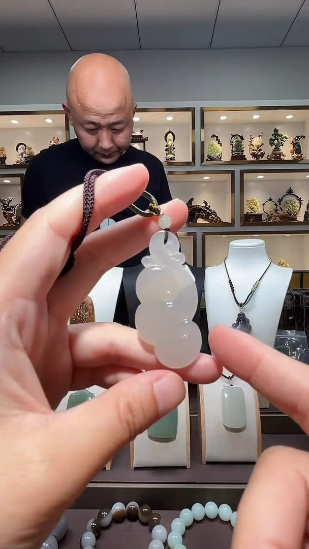 和田玉未镶嵌颈饰1