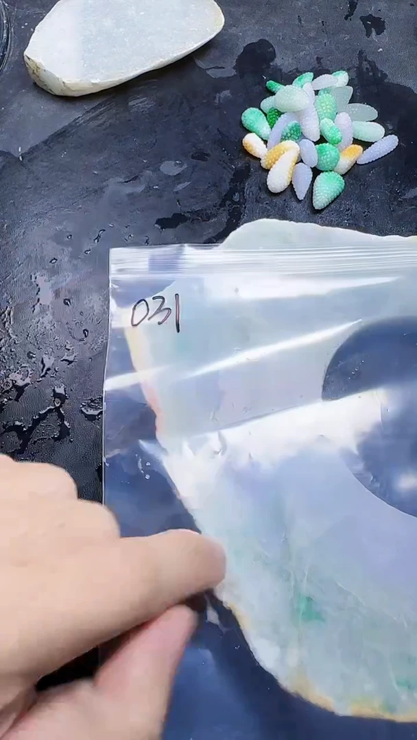 翡翠挂件未镶嵌031翡翠