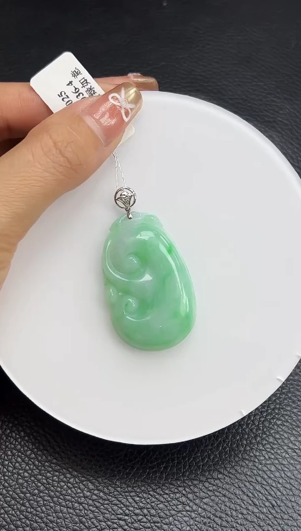 【闪购商品】翡翠颈饰18K金镶嵌YM1036-4 如意