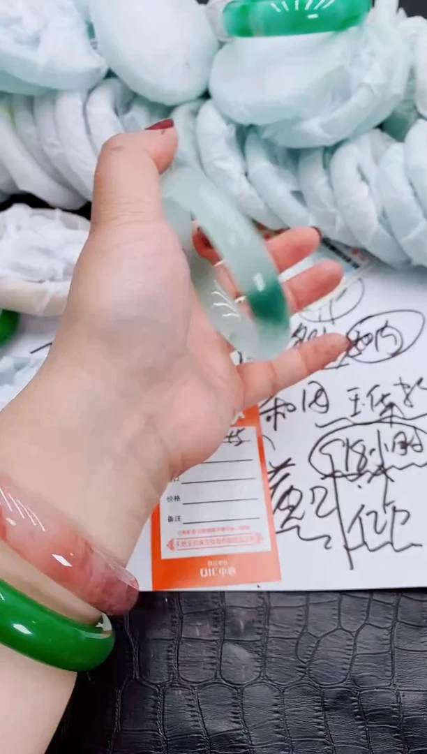 【闪购商品】石英质玉手镯未镶嵌S245-60-61