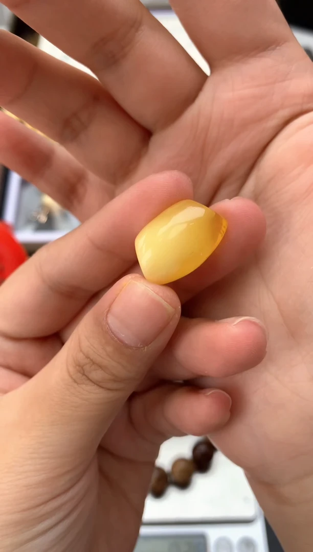 【闪购商品】琥珀珠宝奇石未镶嵌080琥珀蜜蜡花粉 小坑