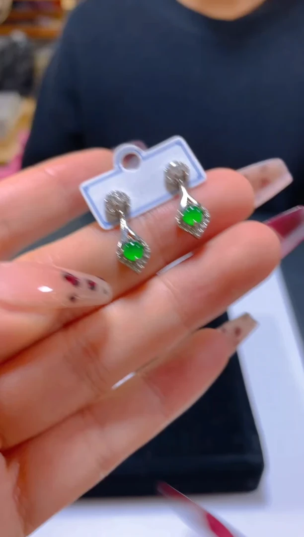 未镶嵌翡翠耳饰多样性发一