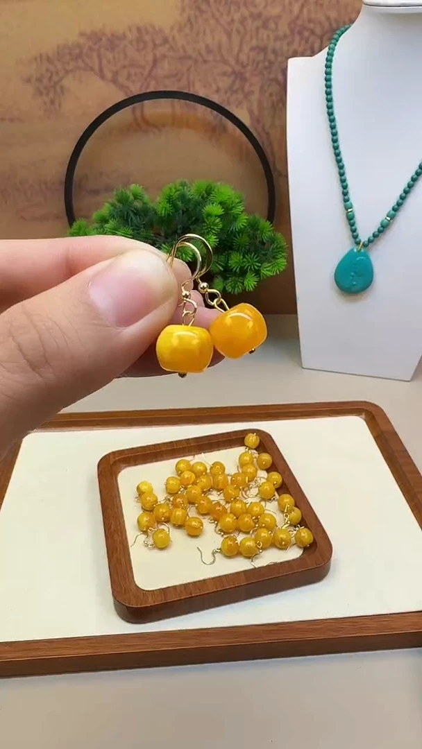 蜜蜡14K金镶嵌耳饰E01