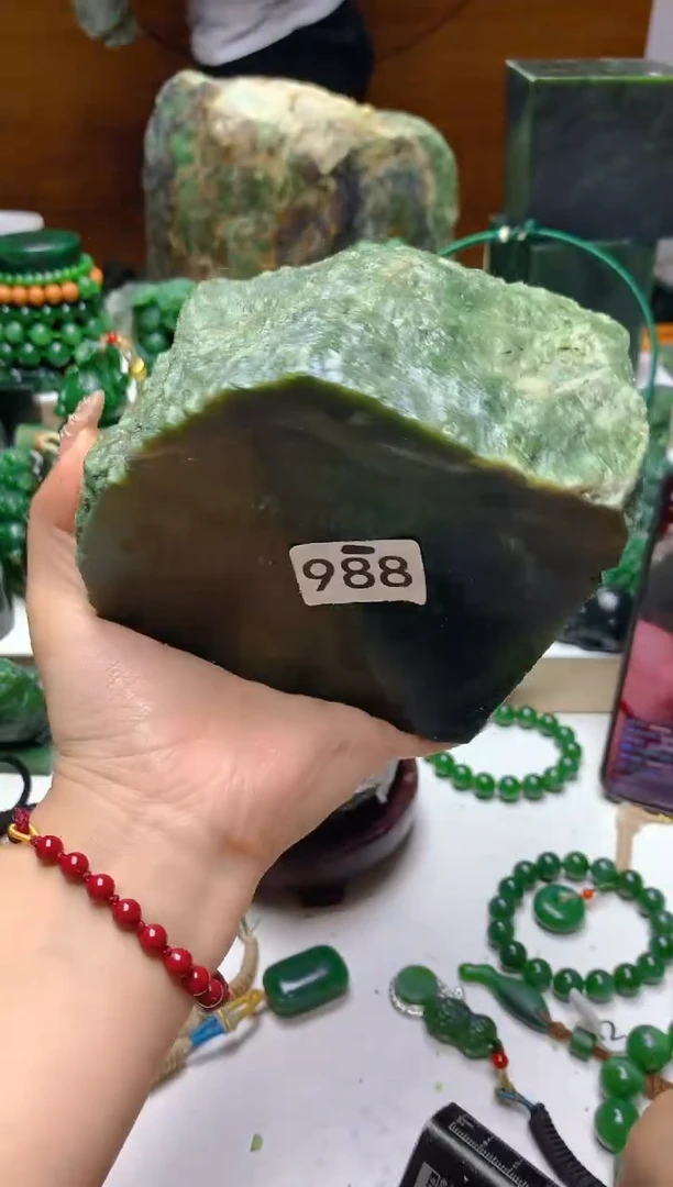 未镶嵌和田玉（碧玉）珠宝半成品1