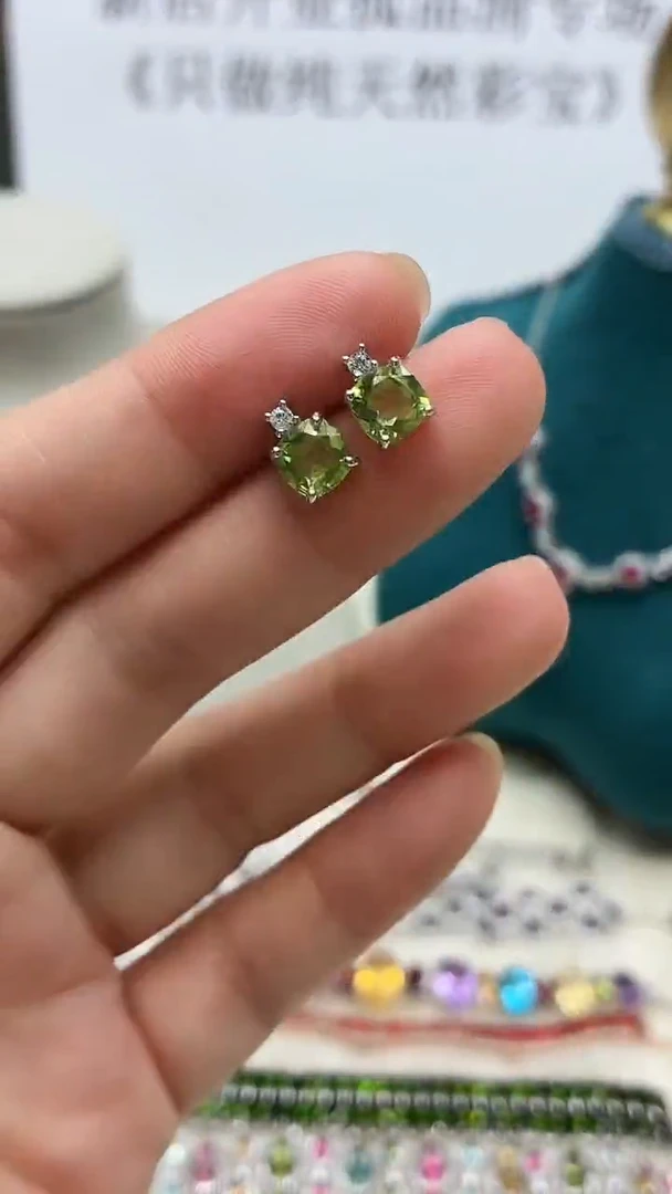 银S925镶嵌耳饰橄榄石057ZB1129产品一个（多样性）