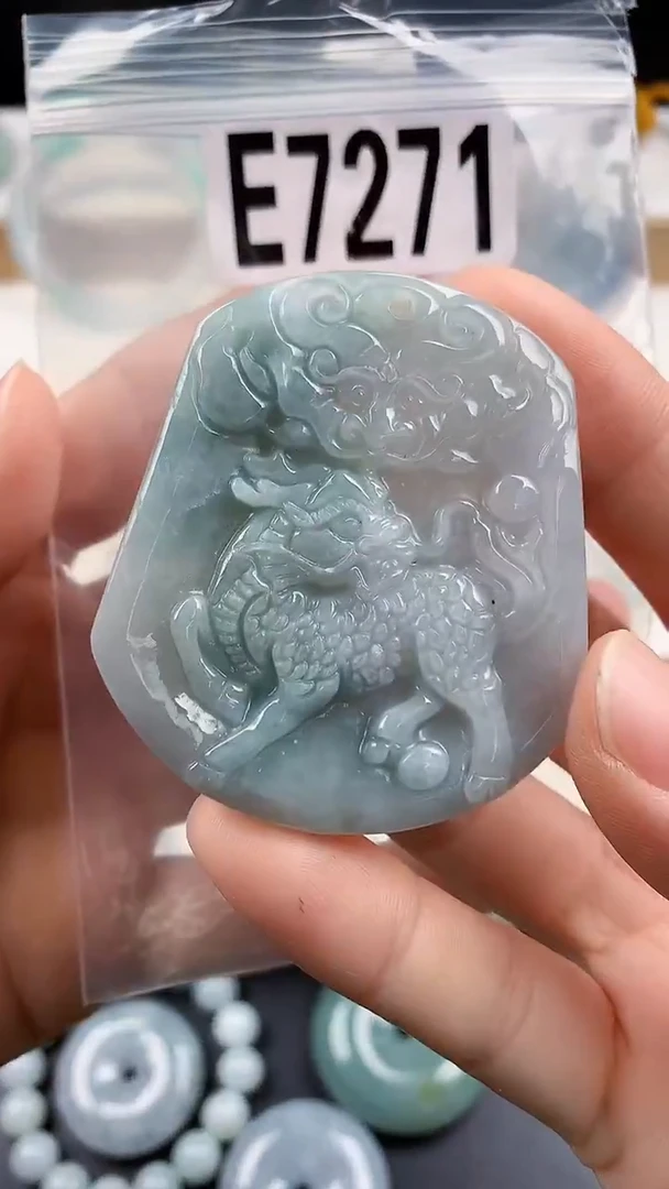 颈饰未镶嵌翡翠天然翡翠吊坠挂件