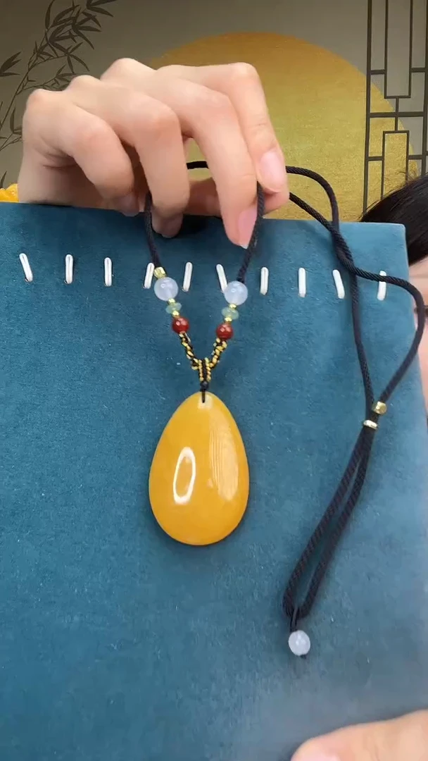 未镶嵌琥珀裸石A1871有瑕