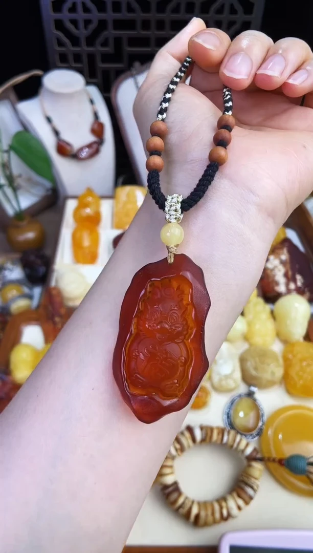 未镶嵌琥珀珠宝奇石柒月