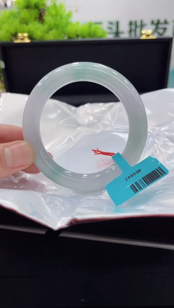 【闪购商品】翡翠手镯未镶嵌手镯