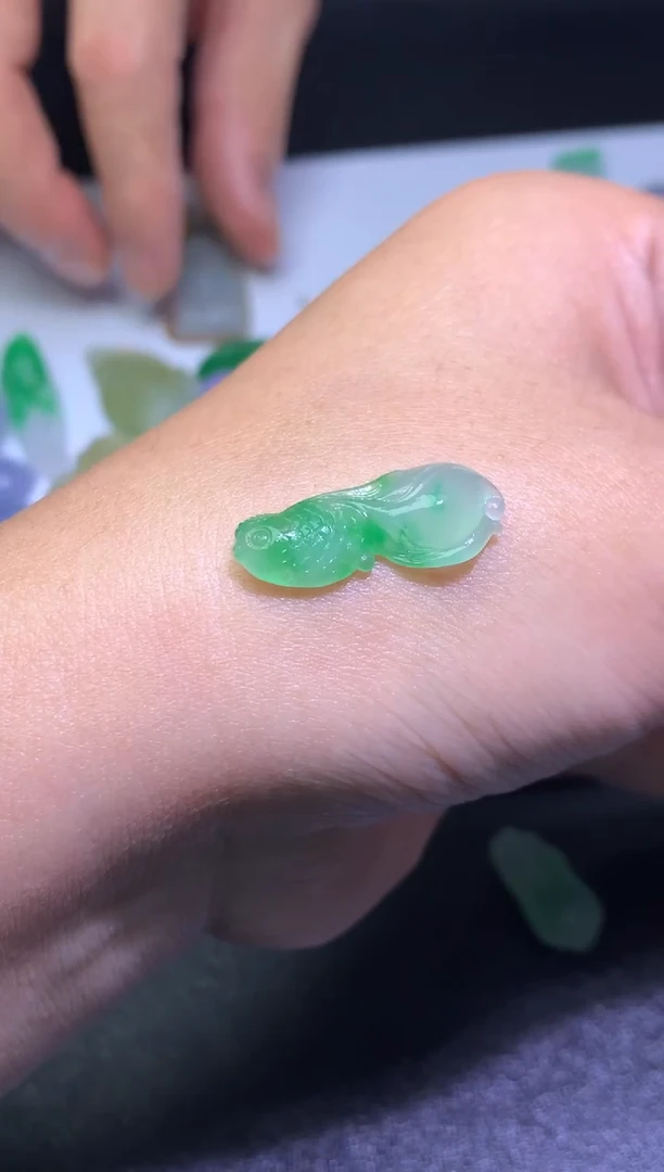 未镶嵌定制翡翠毛货