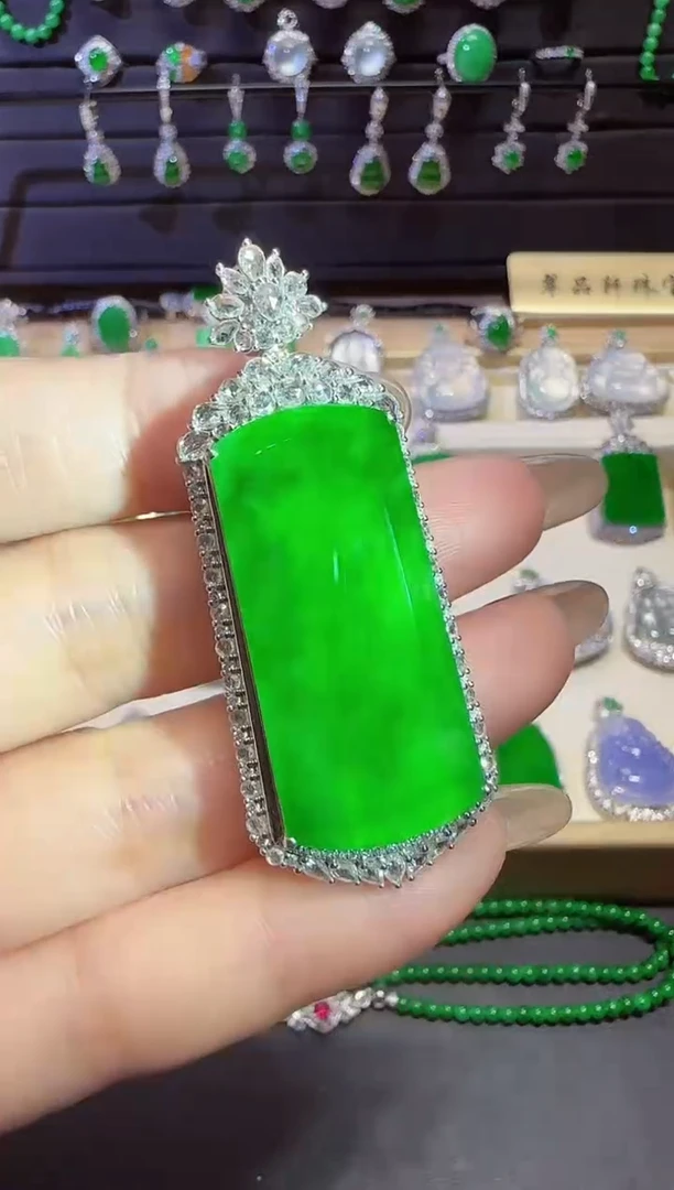 翡翠18K金镶嵌吊坠(不含链)一
