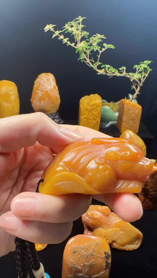 【闪购商品】田黄石貔貅瑞兽-手把件