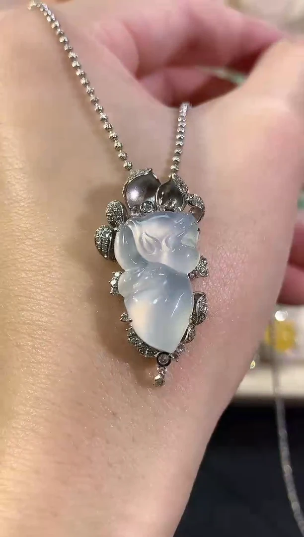 吊坠(不含链)18K金镶嵌翡翠冬日珠宝W22