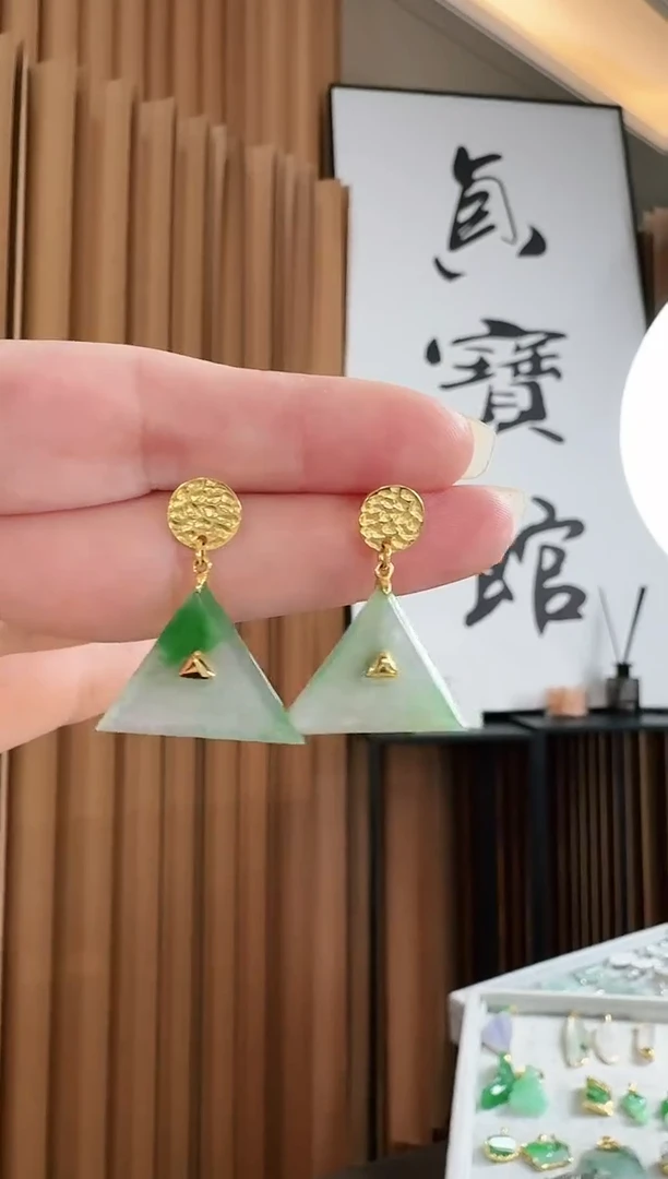 18K金镶嵌翡翠耳饰耳饰