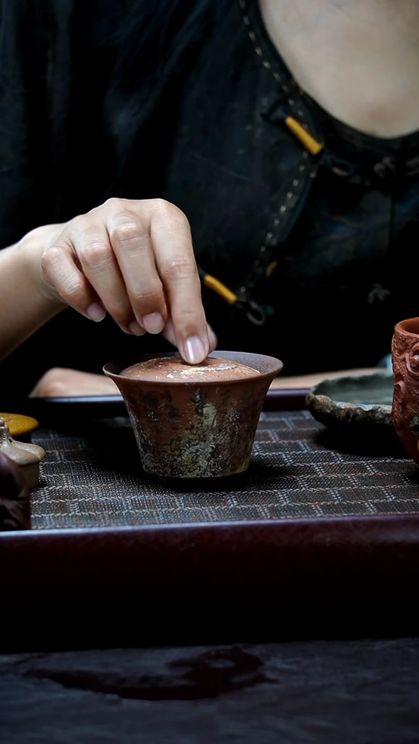 婉婷原创《残卷盖碗》