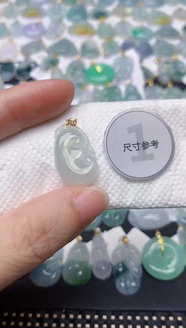 颈饰18K金镶嵌翡翠天然缅甸A货翡翠