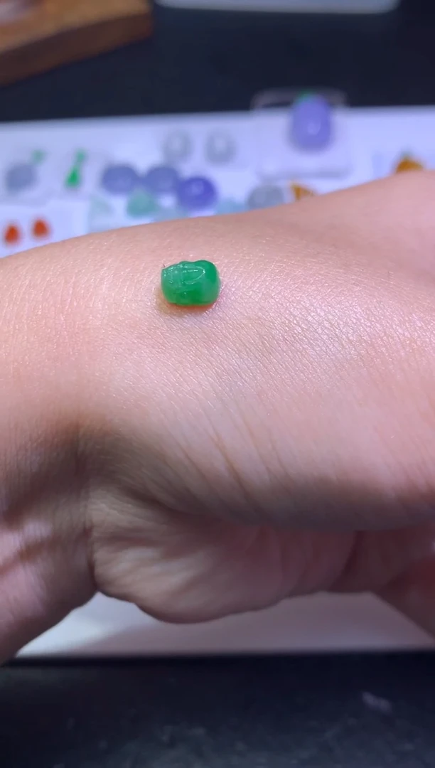 未镶嵌定制翡翠毛货