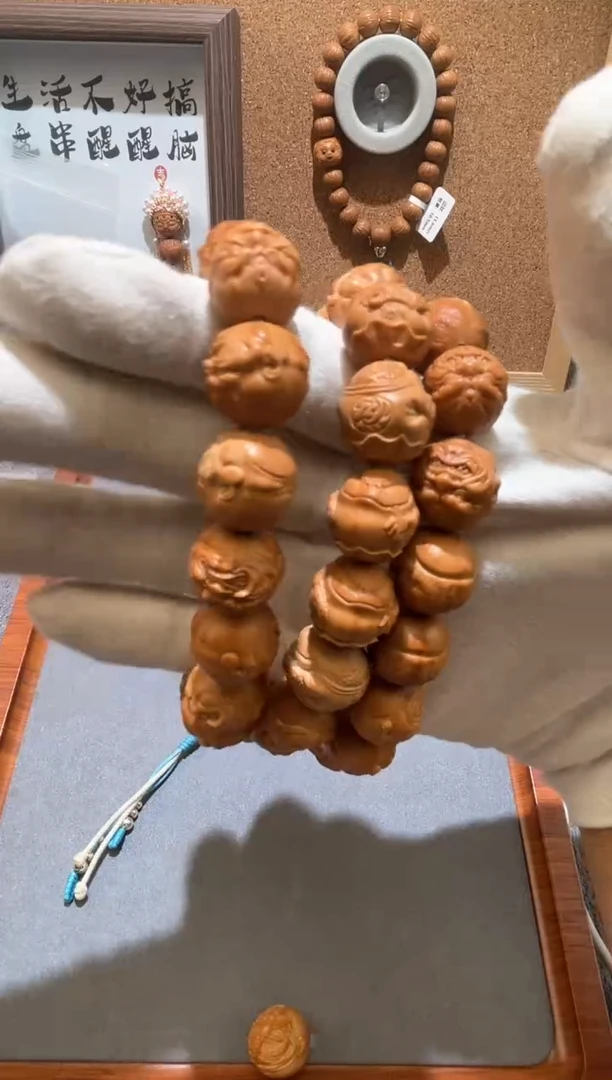 手串猴头核桃雕刻手串