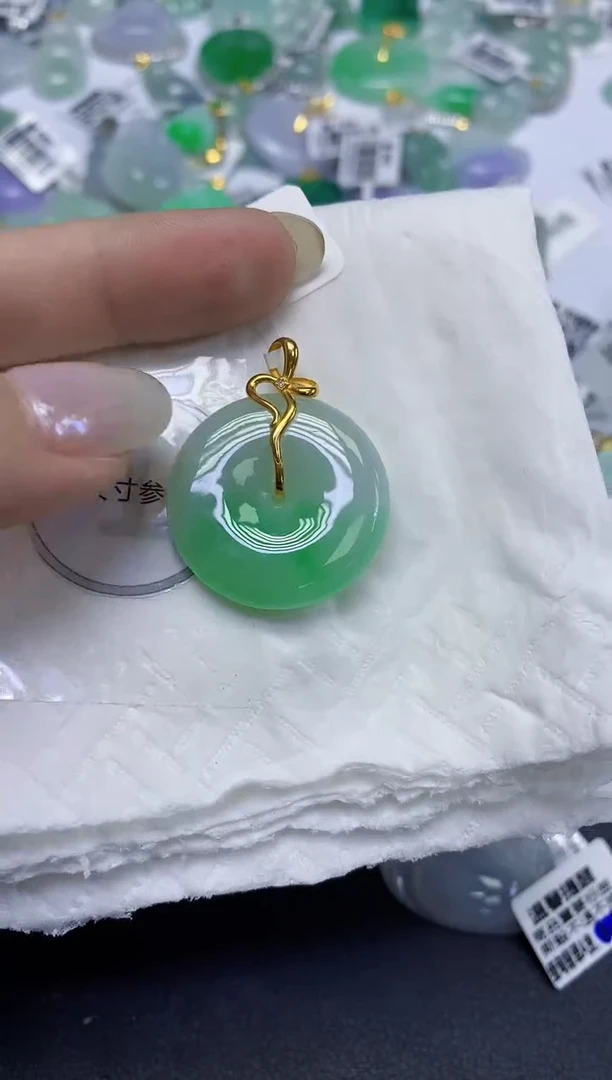 颈饰18K金镶嵌翡翠天然缅甸翡翠A货百元以上9元证书费自理