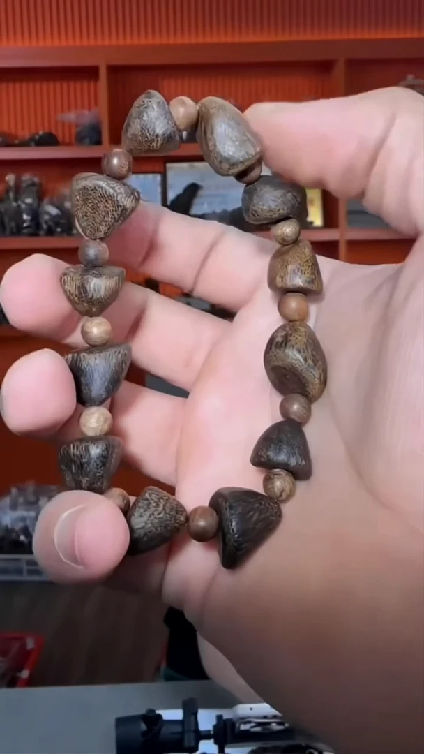 沉香手串a14号沉水瘤疤多样性发一