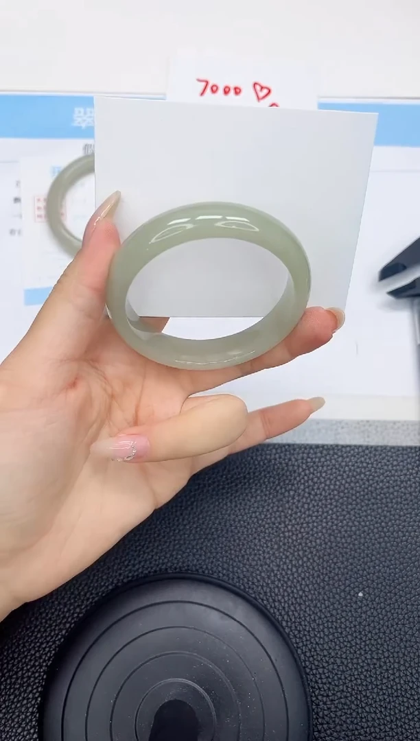 石英质玉手镯未镶嵌72-54.5